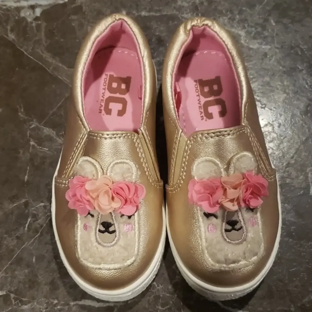 BC‎ footwear, Toddler Girls shoe, size 6, gold with llama/floral design